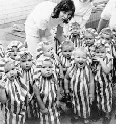 Kinderbetreuung - KiTa's in Zukunft so? Kinderbetreuung - KiTa's in Zukunft so?